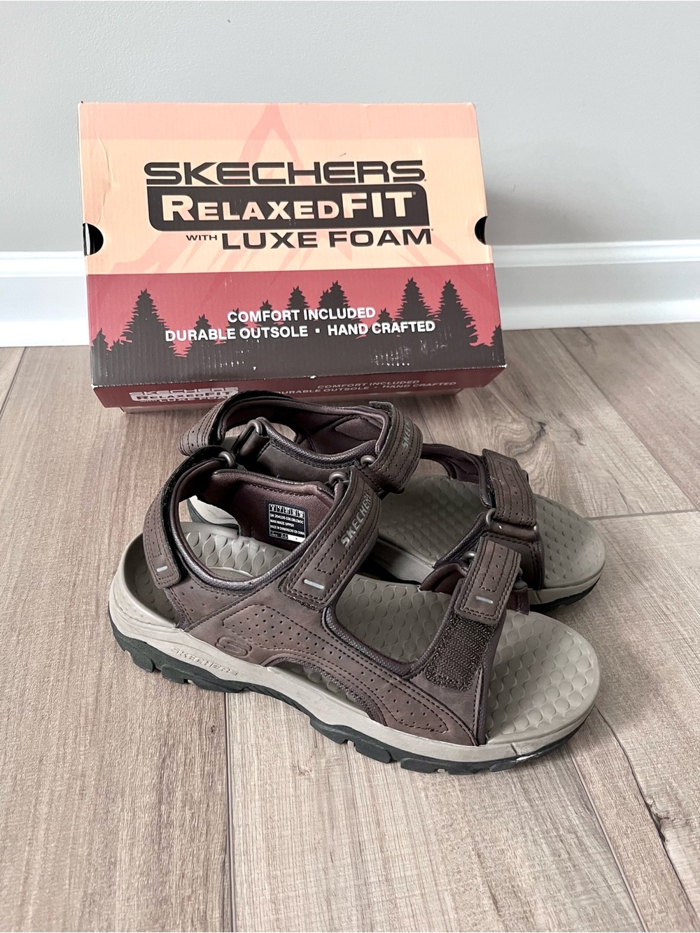New Skechers Mens Tresmen Garo Brown Relaxed Fit Luxe Foam Adjustable Sandals, 8